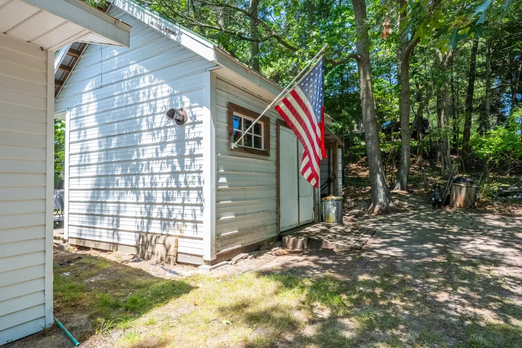 2240 Pleasant Hill Drive Norton Shores City MI 49441