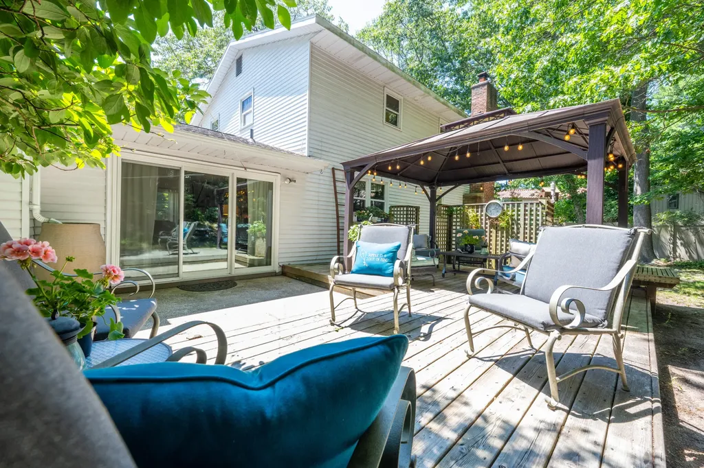 2240 Pleasant Hill Drive Norton Shores City MI 49441