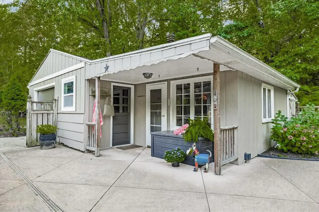 12150 Dunes Road Chikaming Township MI 49125