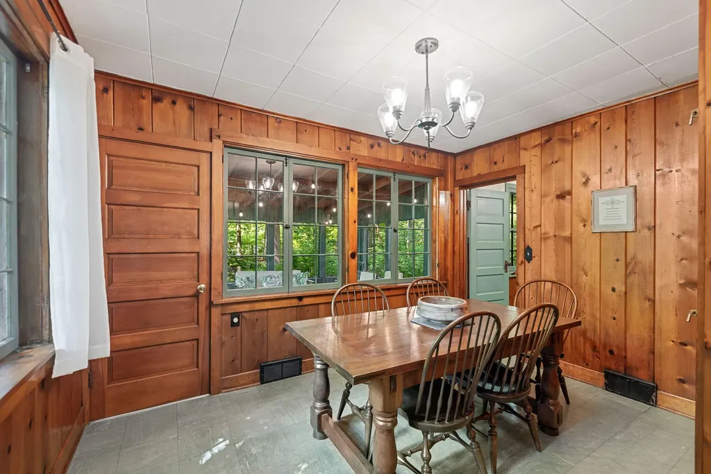 7075 Horseshoe Chikaming Township MI 49115