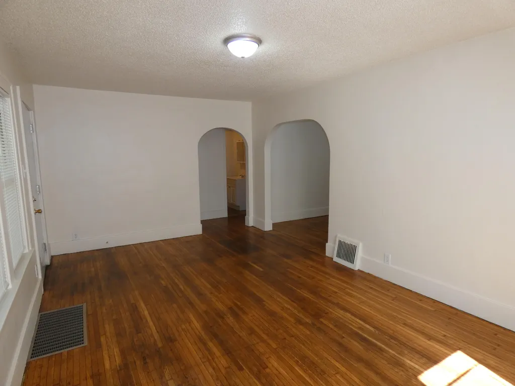183 Searles Avenue Benton Harbor City MI 49022
