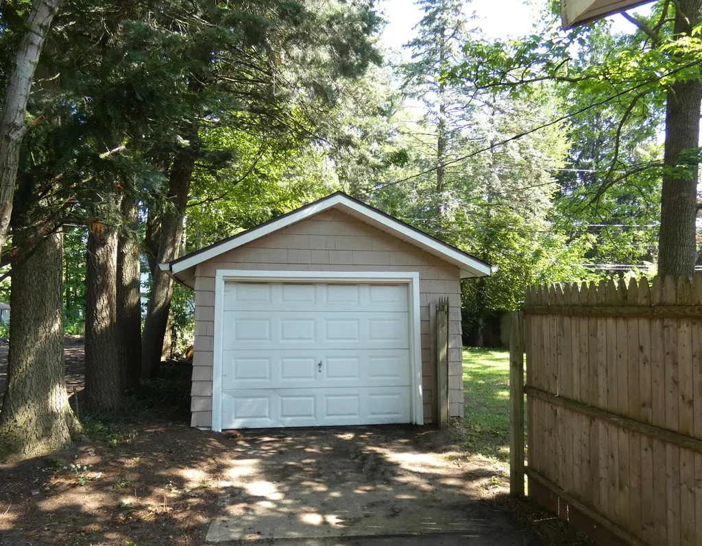 183 Searles Avenue Benton Harbor City MI 49022