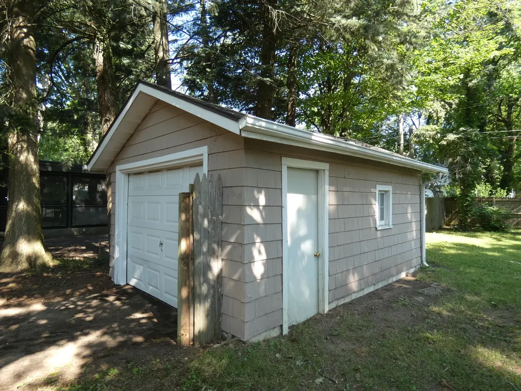 183 Searles Avenue Benton Harbor City MI 49022