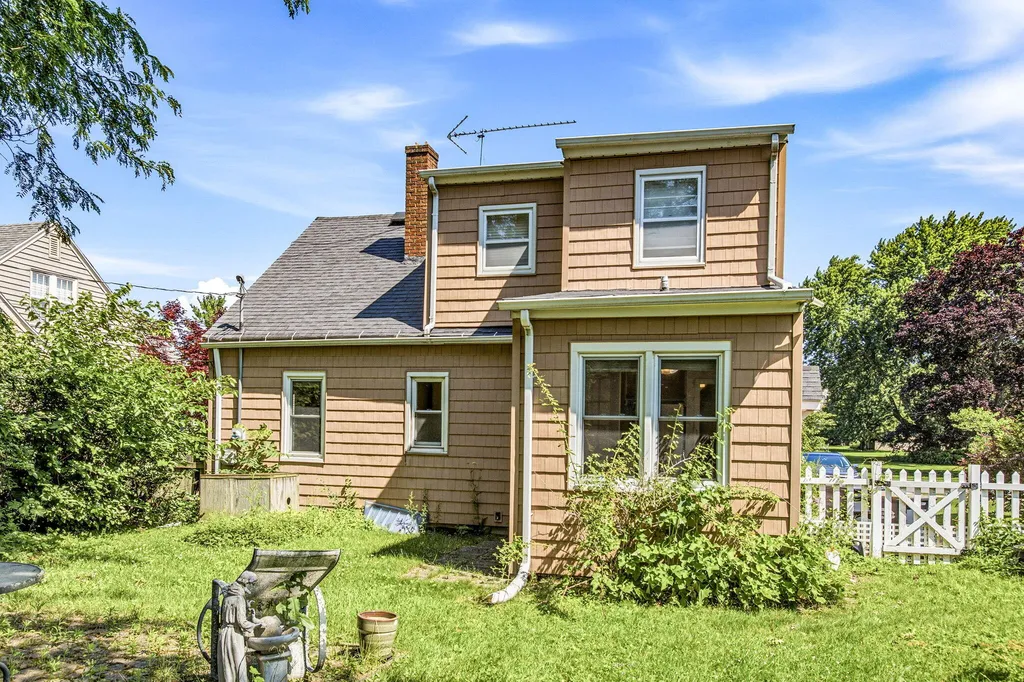 912 Kingsley Avenue St. Joseph City MI 49085