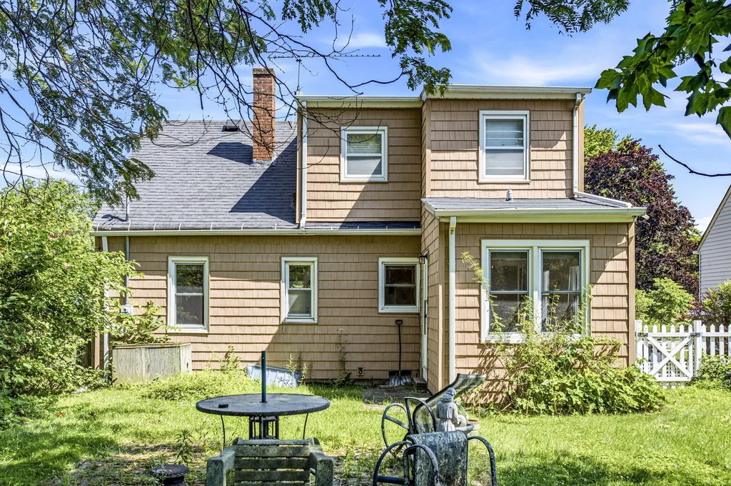 912 Kingsley Avenue St. Joseph City MI 49085