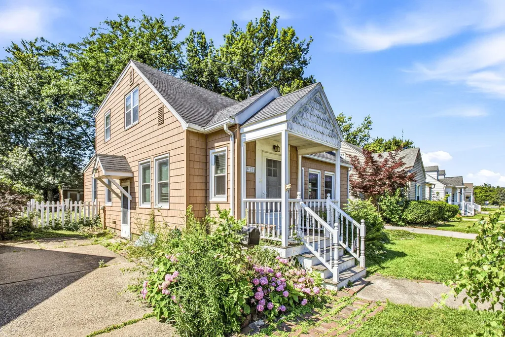 912 Kingsley Avenue St. Joseph City MI 49085