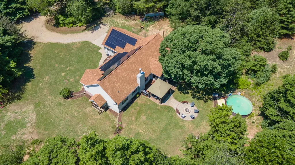 87 67th Street Casco Township MI 49090