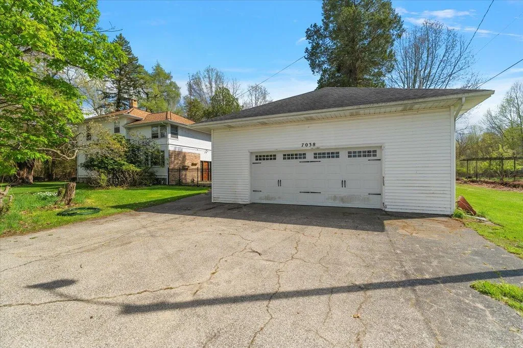 7038 Little Paw Paw Lake Road Coloma Charter Township MI 49038
