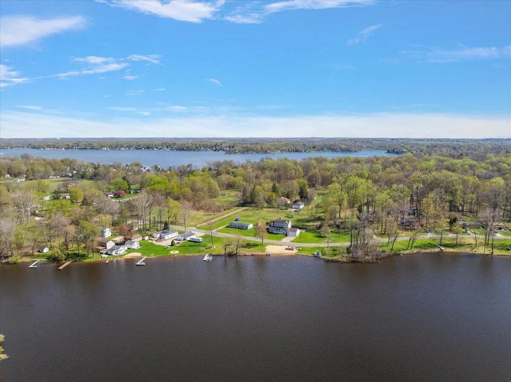 7038 Little Paw Paw Lake Road Coloma Charter Township MI 49038