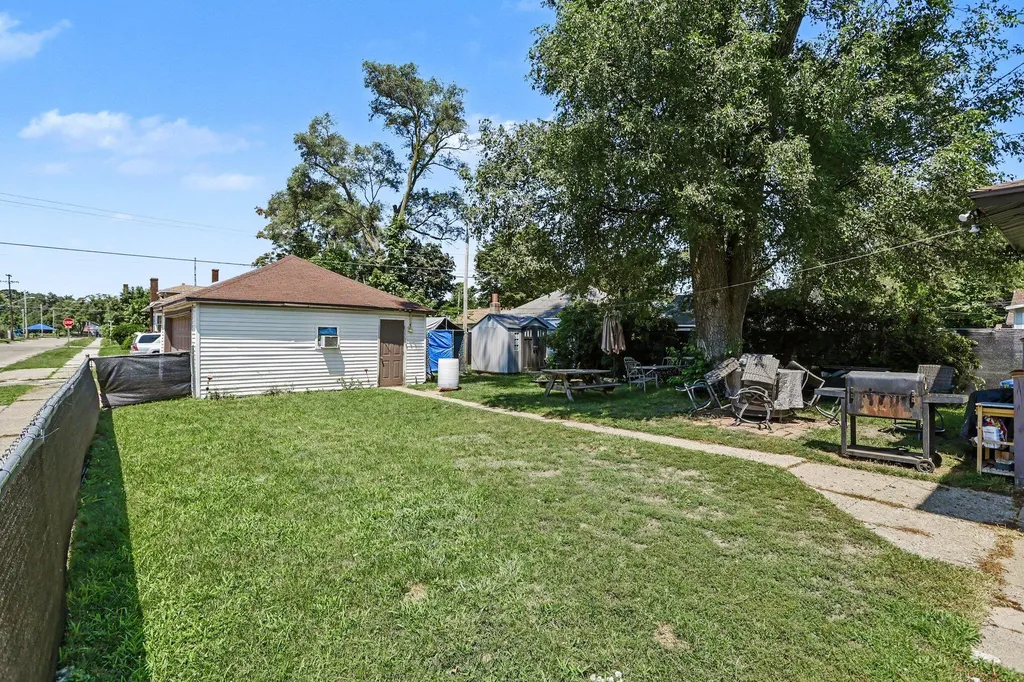 994 Columbus Avenue Benton Harbor City MI 49022