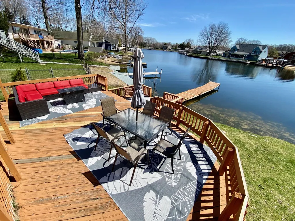 4733 Shore Drive Coloma Charter Township MI 49038