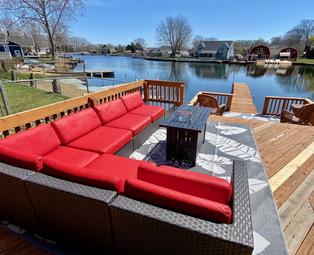 4733 Shore Drive Coloma Charter Township MI 49038