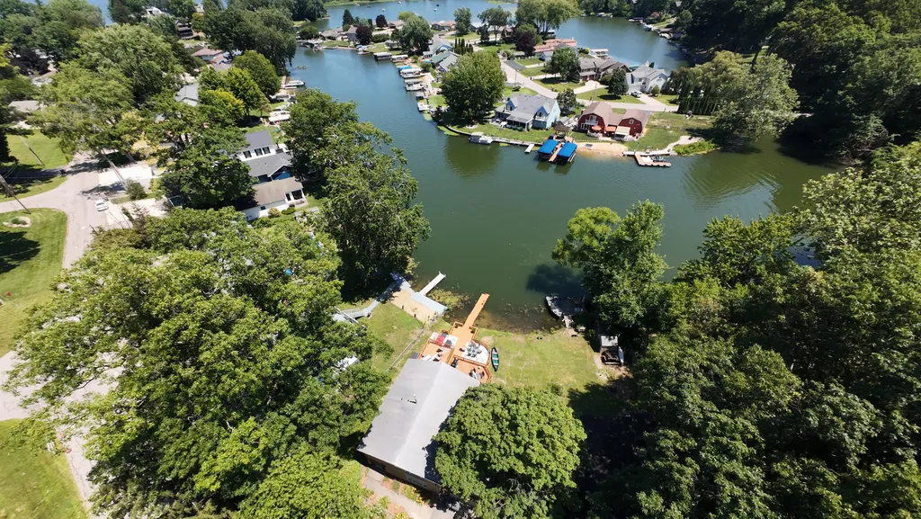 4733 Shore Drive Coloma Charter Township MI 49038
