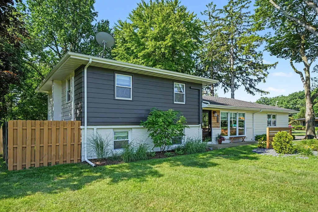6484 Sawyer Road Chikaming Township MI 49125