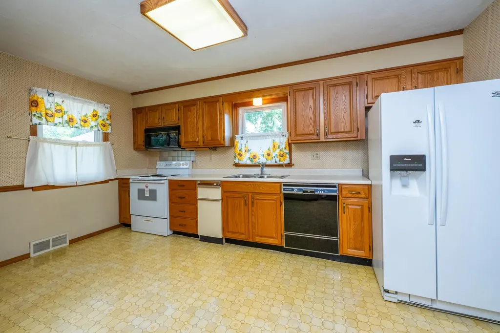 545 Western Avenue St. Joseph Charter Township MI 49022