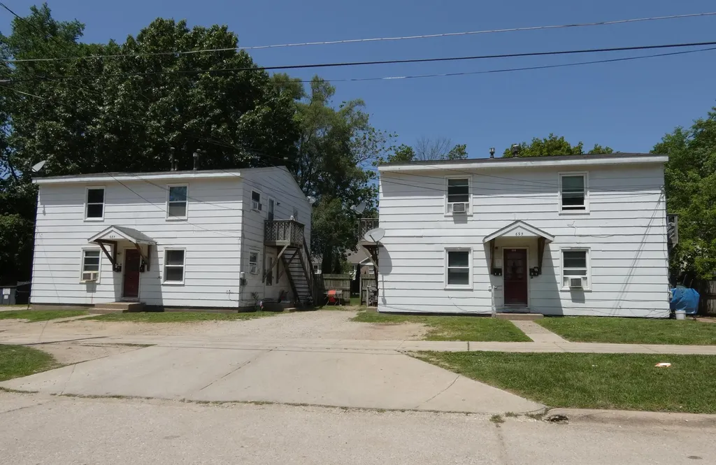 687 Mcguigan Avenue Benton Harbor City MI 49022