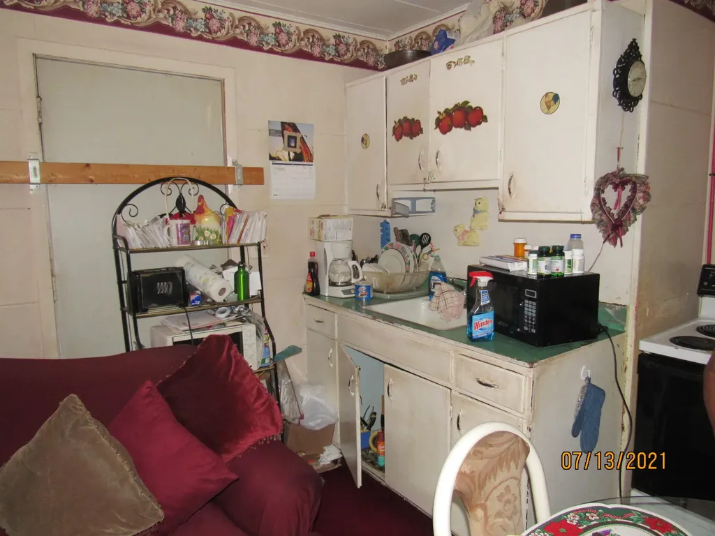 687 Mcguigan Avenue Benton Harbor City MI 49022
