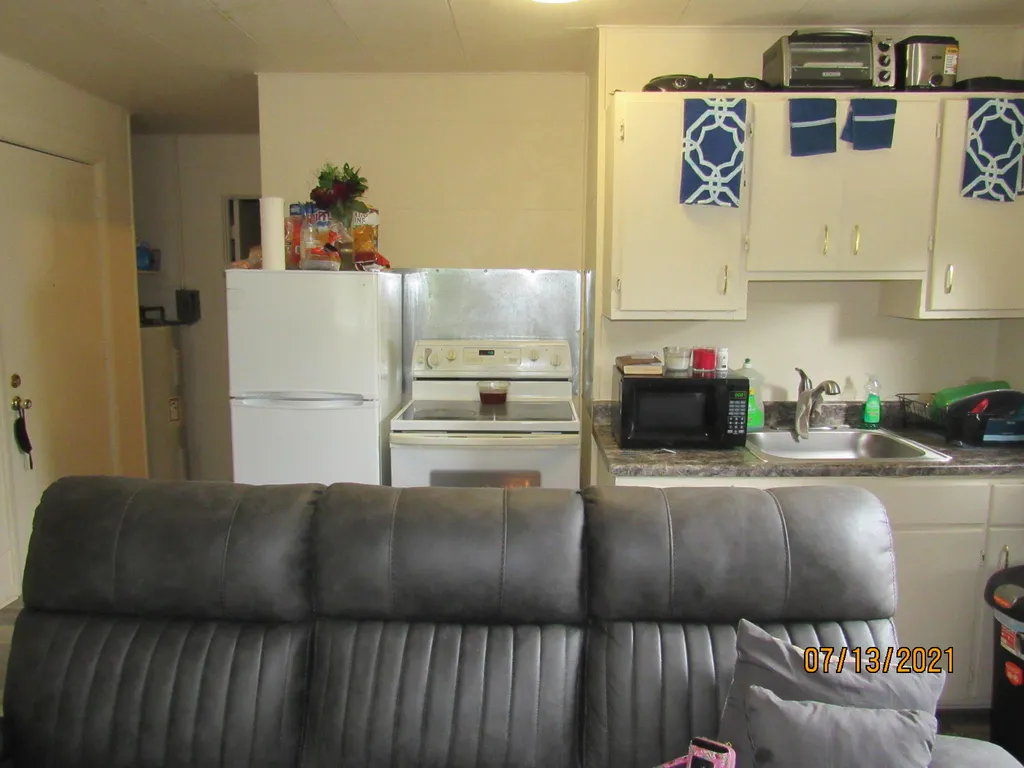 687 Mcguigan Avenue Benton Harbor City MI 49022