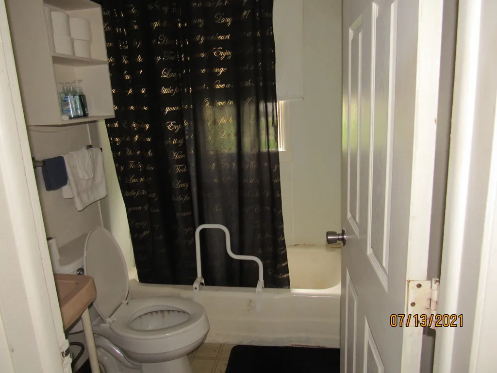687 Mcguigan Avenue Benton Harbor City MI 49022