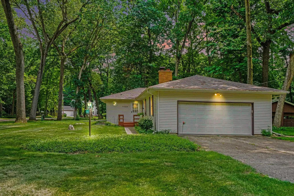 71323 Merle Street Ontwa Township MI 49112