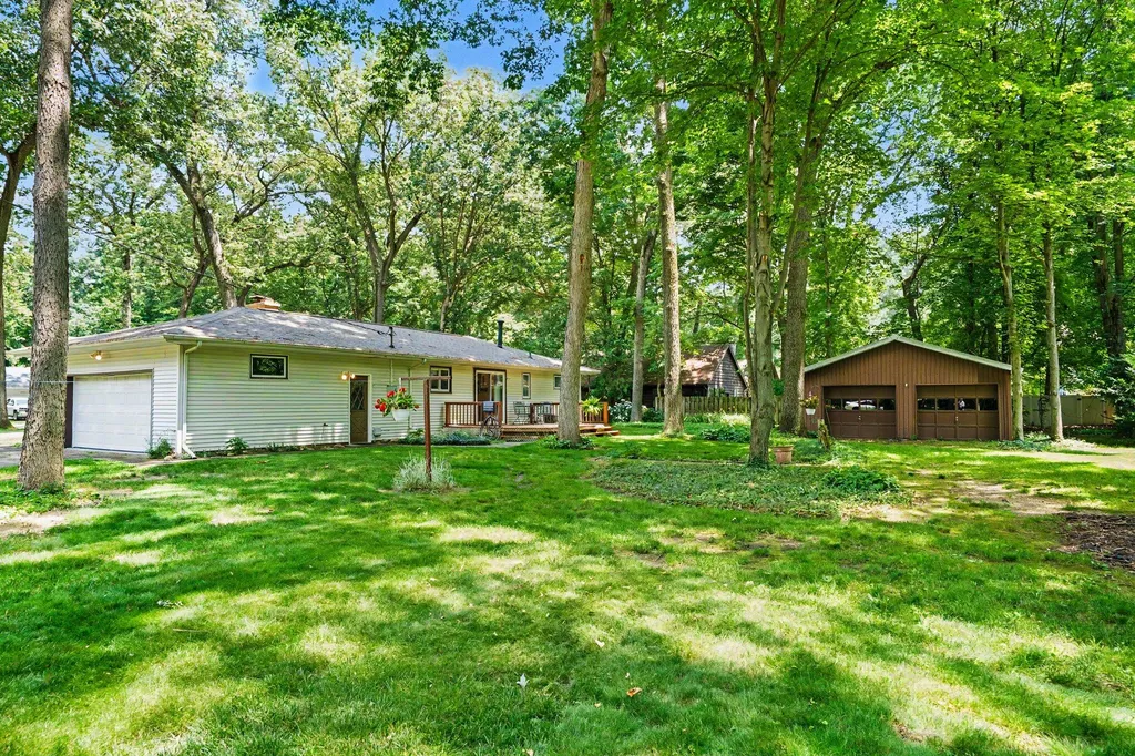 71323 Merle Street Ontwa Township MI 49112