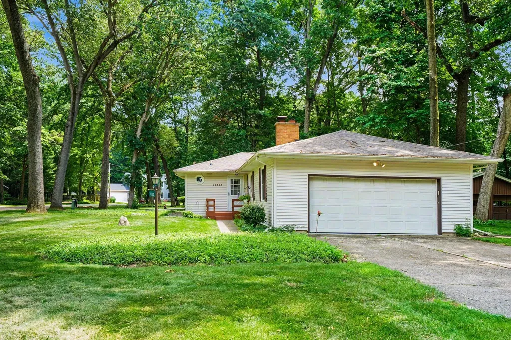 71323 Merle Street Ontwa Township MI 49112
