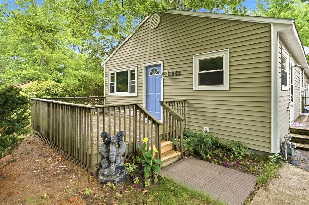 203 S Clinton Street New Buffalo City MI 49117