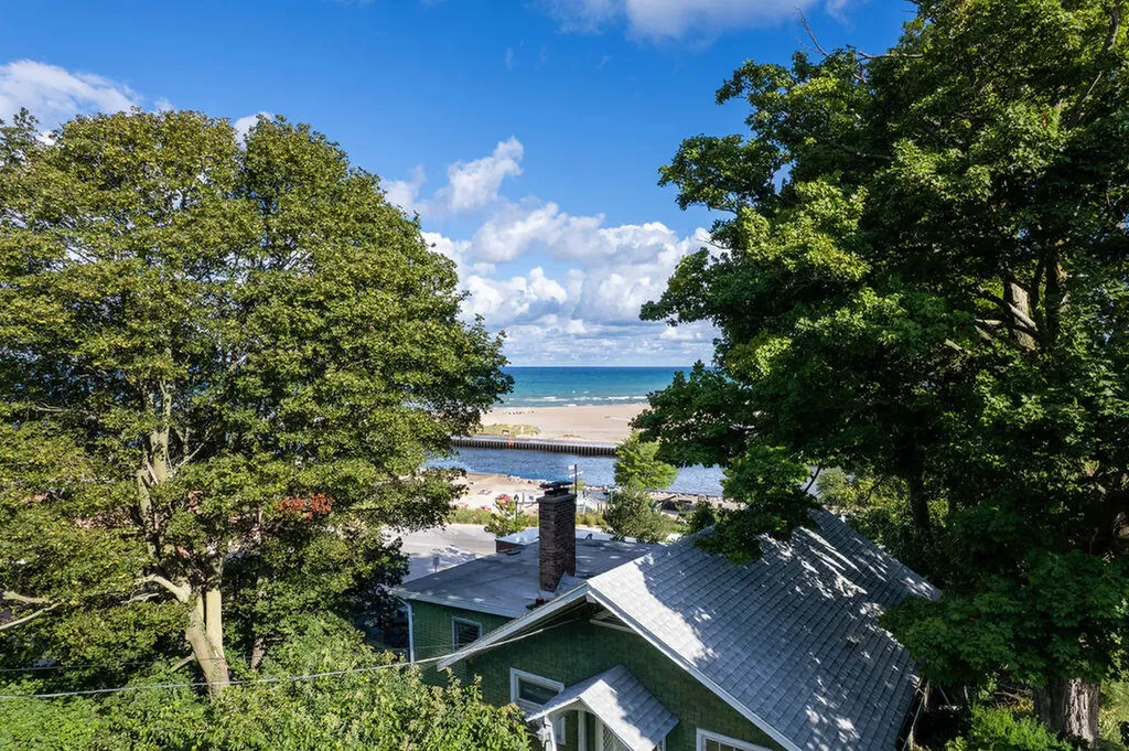 83 Michigan Avenue South Haven City MI 49090