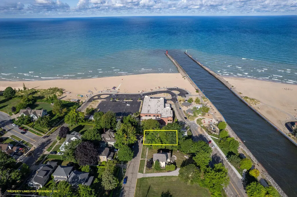 83 Michigan Avenue South Haven City MI 49090