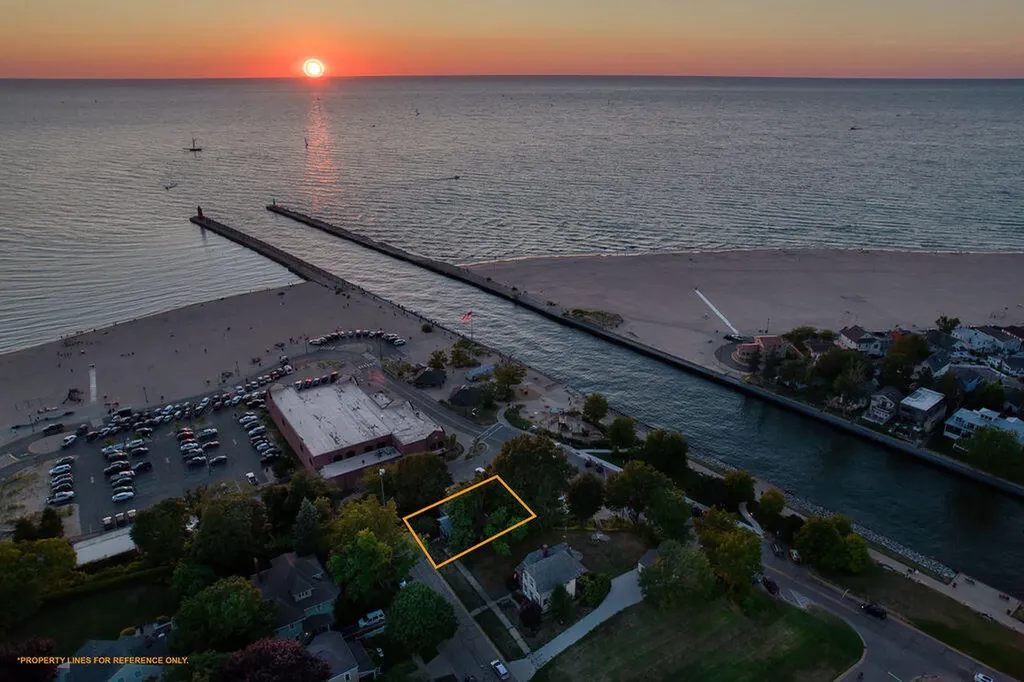83 Michigan Avenue South Haven City MI 49090