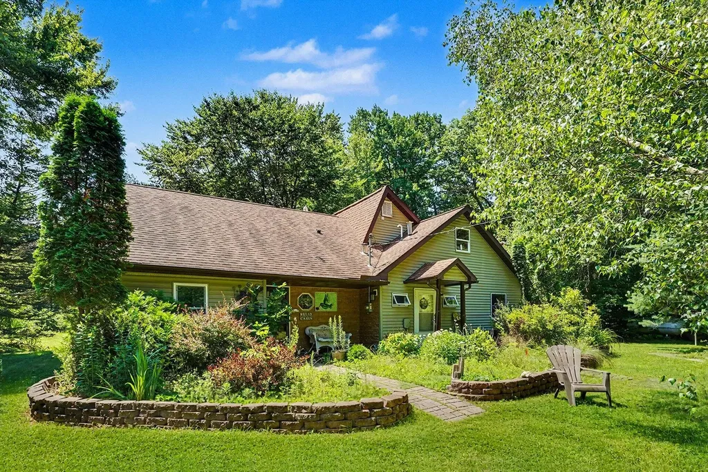 126 48th Street Lee Township MI 49056