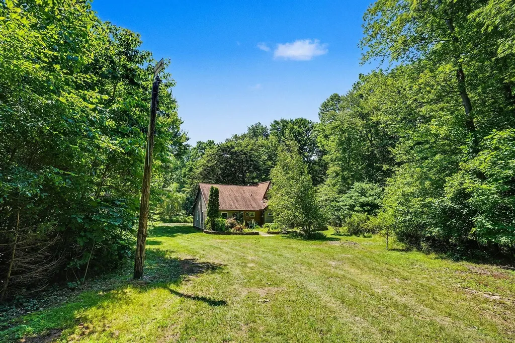126 48th Street Lee Township MI 49056