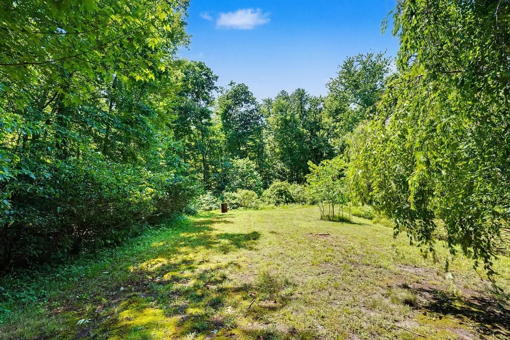 126 48th Street Lee Township MI 49056