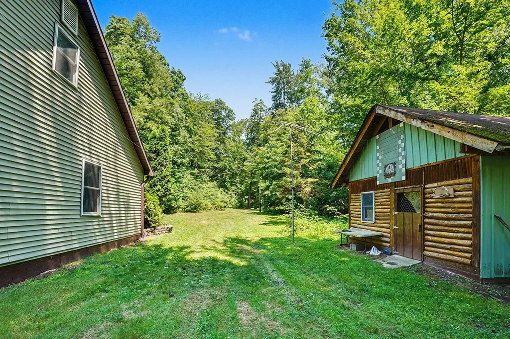 126 48th Street Lee Township MI 49056
