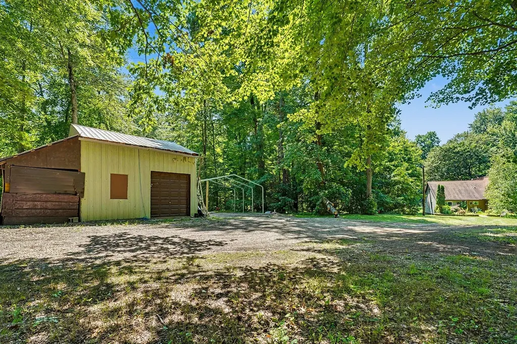 126 48th Street Lee Township MI 49056