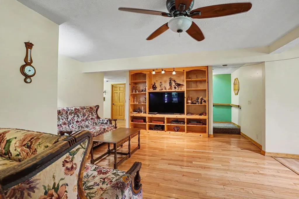 126 48th Street Lee Township MI 49056