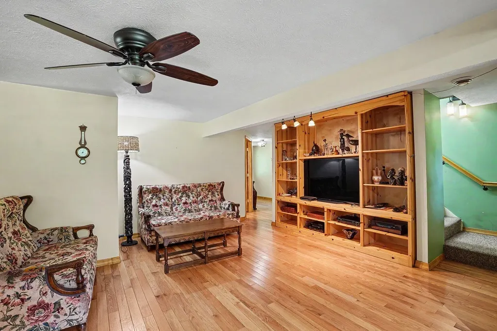 126 48th Street Lee Township MI 49056