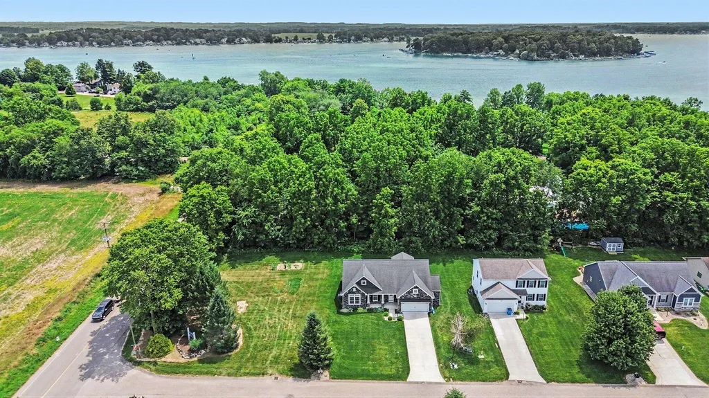 21029 Diamond Harbor Court Cassopolis Village MI 49031
