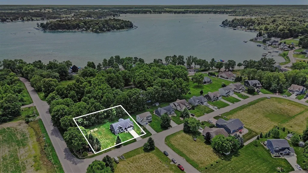 21029 Diamond Harbor Court Cassopolis Village MI 49031