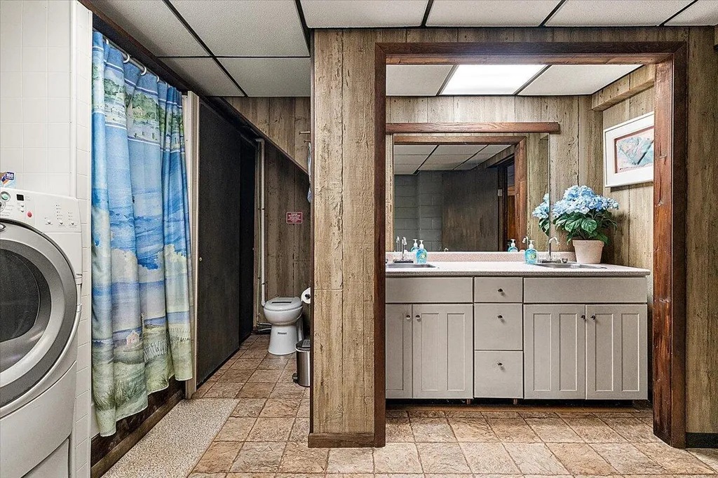 5501 Sunset Path Lincoln Charter Township MI 49127