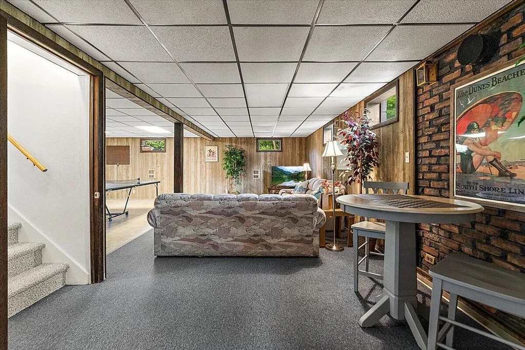 5501 Sunset Path Lincoln Charter Township MI 49127