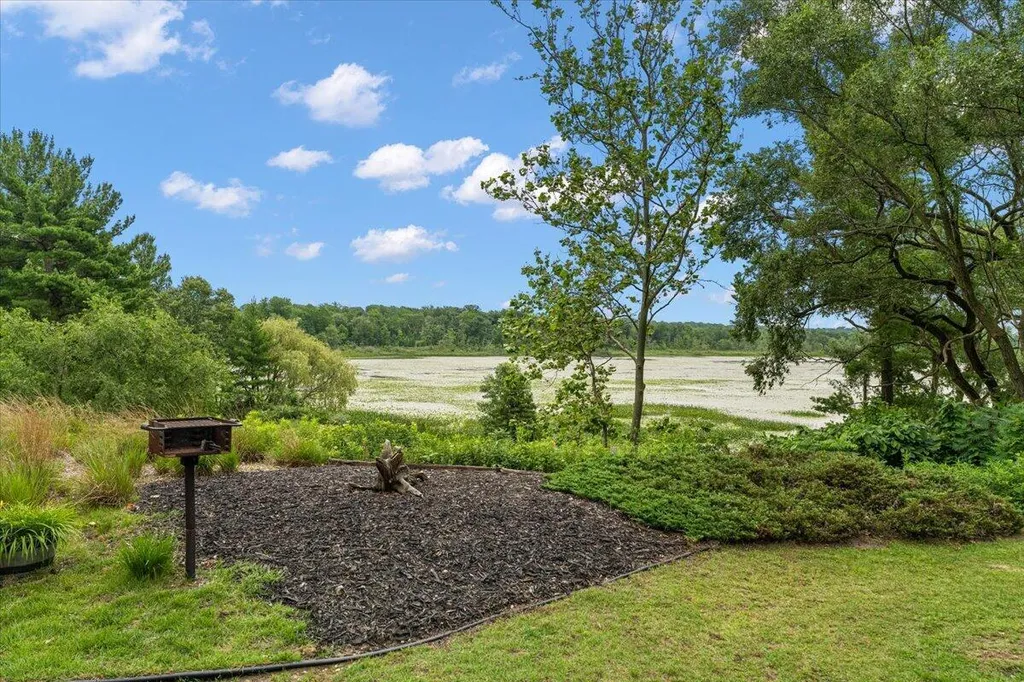 5501 Sunset Path Lincoln Charter Township MI 49127