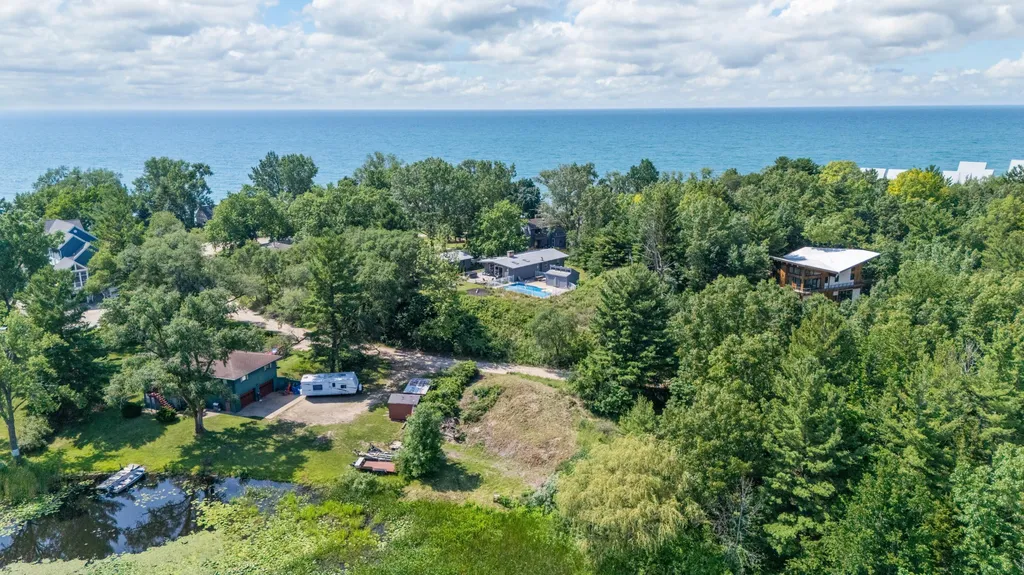 5501 Sunset Path Lincoln Charter Township MI 49127