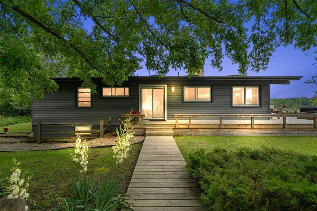 5501 Sunset Path Lincoln Charter Township MI 49127