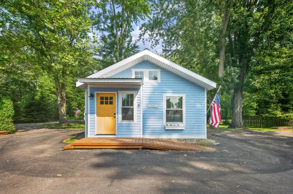 5358 Paw Paw Lake Road Coloma Charter Township MI 49038