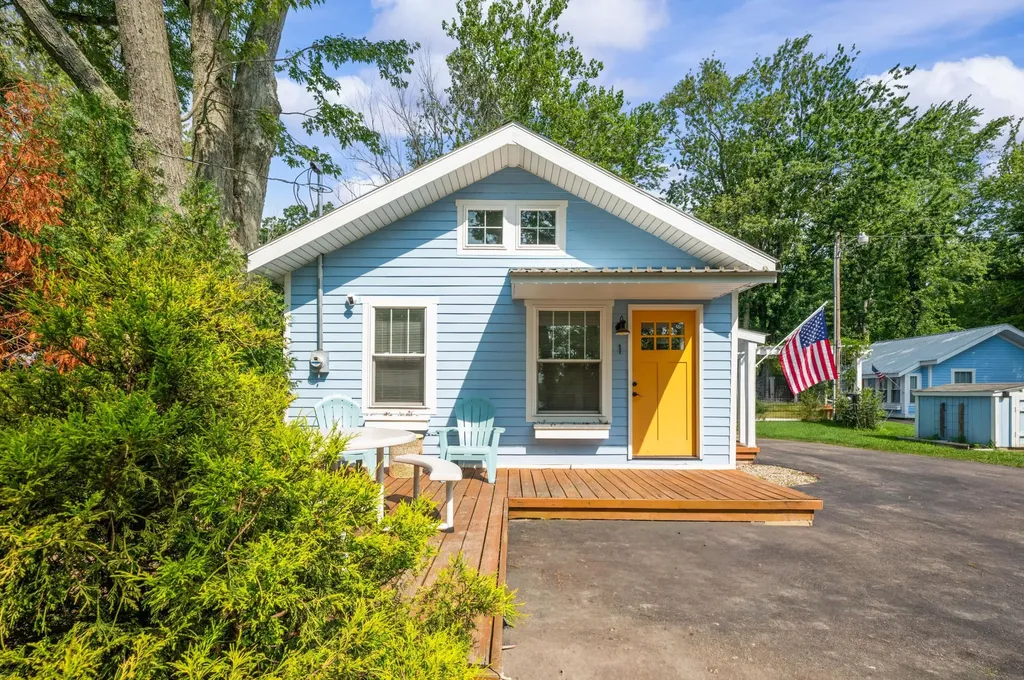 5358 Paw Paw Lake Road Coloma Charter Township MI 49038