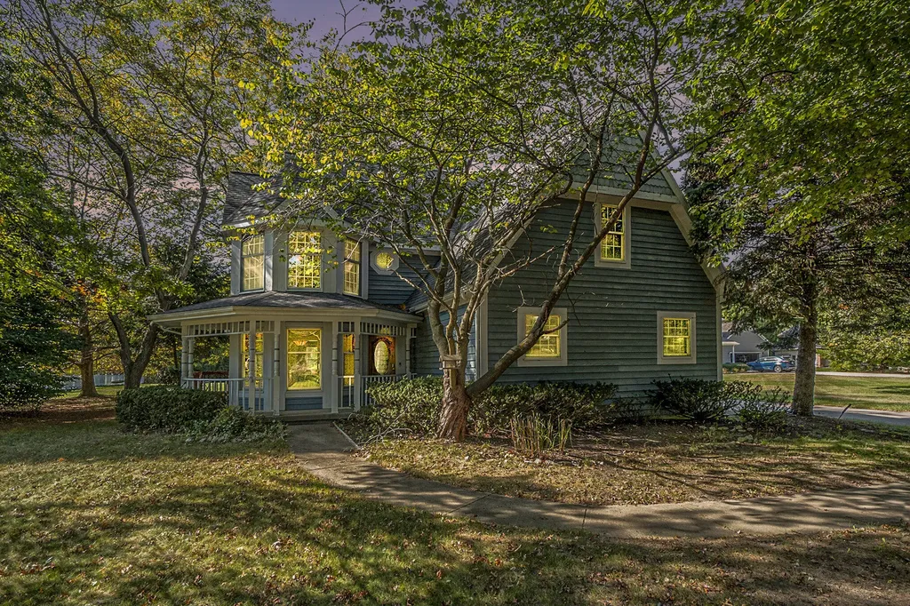 507 Lena Drive South Haven City MI 49090