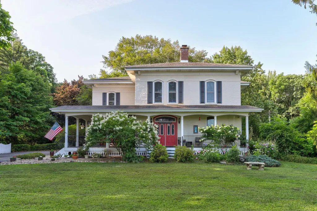 72861 8th Avenue South Haven Charter Township MI 49090