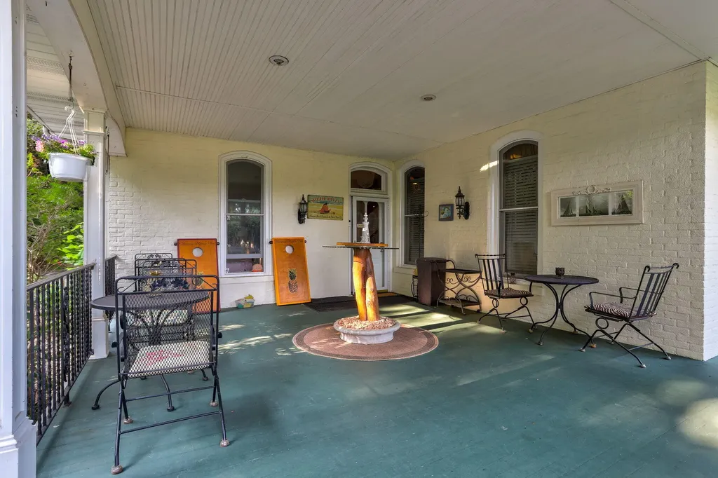 72861 8th Avenue South Haven Charter Township MI 49090