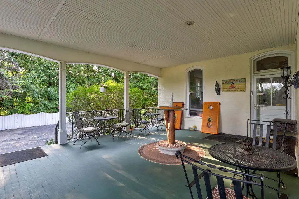 72861 8th Avenue South Haven Charter Township MI 49090